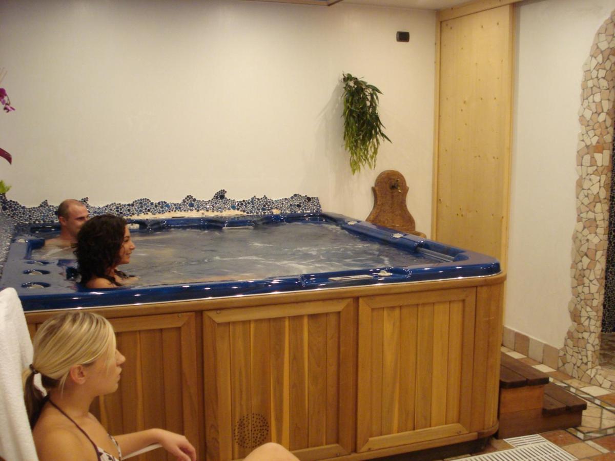Residence Holiday Поцца-ді-Фасса Екстер'єр фото